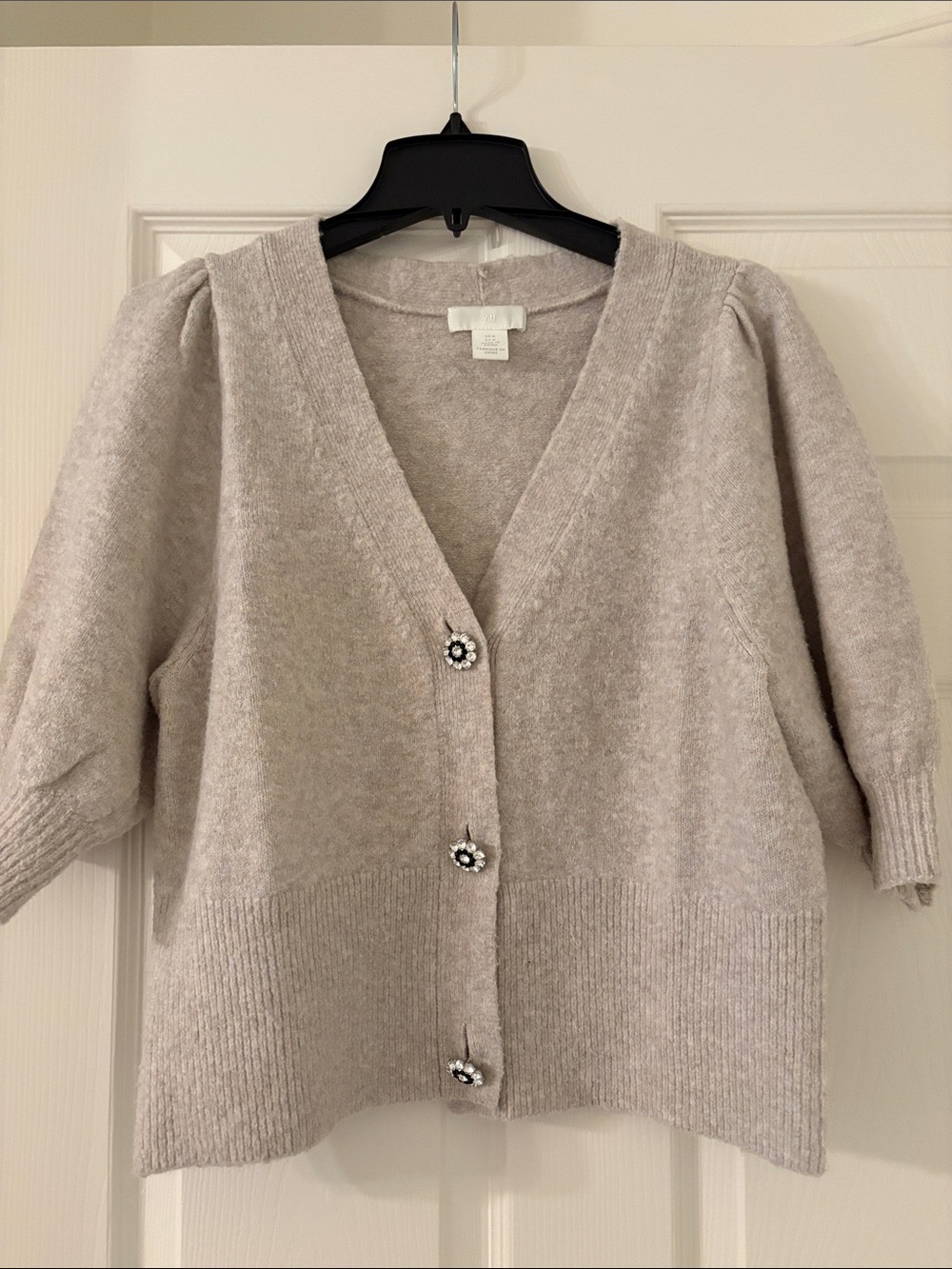 Cozy Cream V-Neck Button H&M Cardigan size M